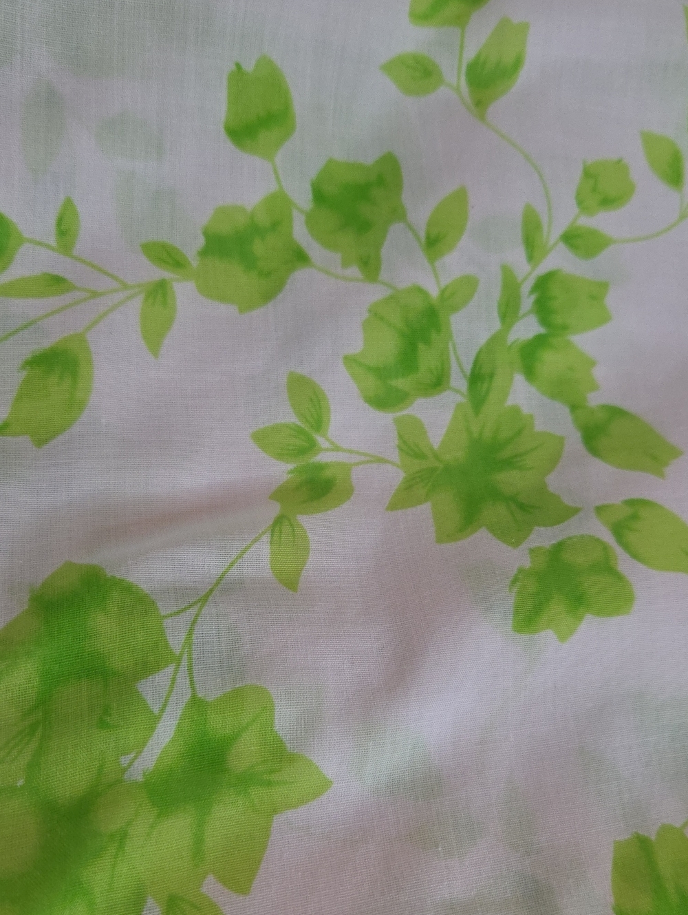 6. Floral Greeb White Large Dust Bag